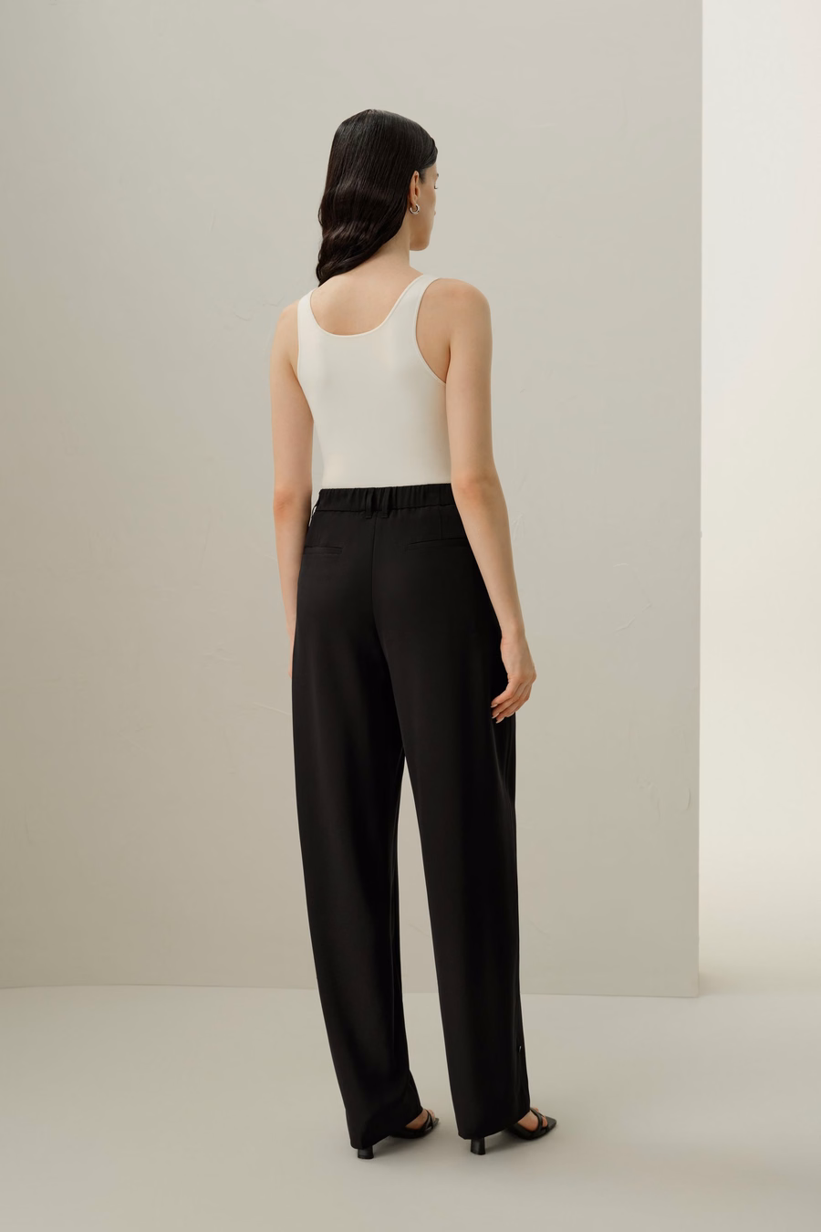 カーブシームシルククレープパンツ