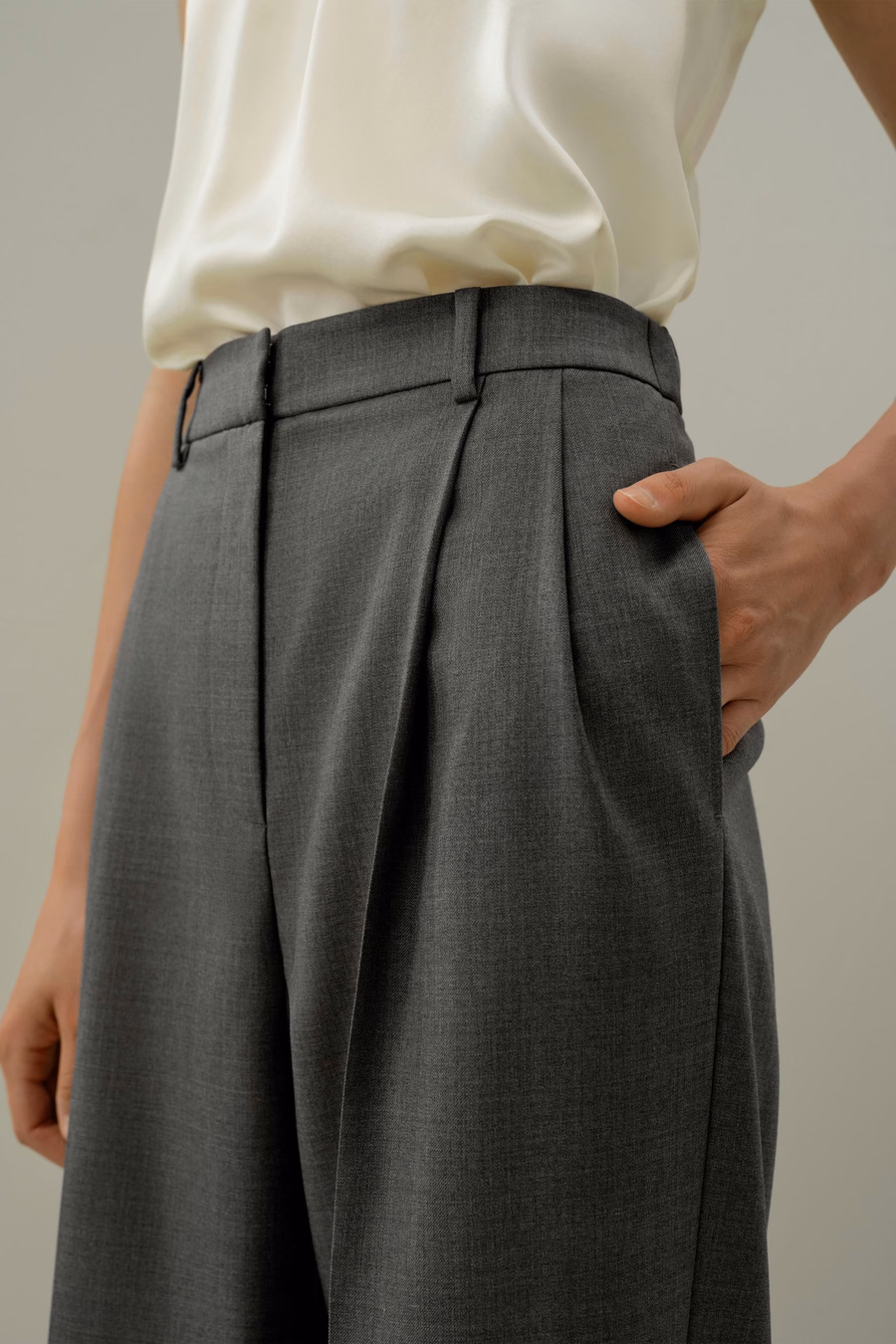 ウール・シルク ストレートレッグパンツ