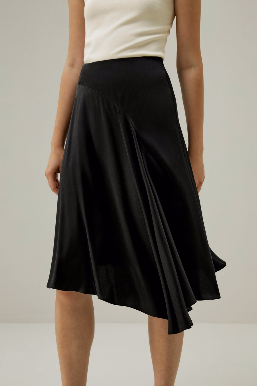 アシンメトリックヘムシルキー半スカート