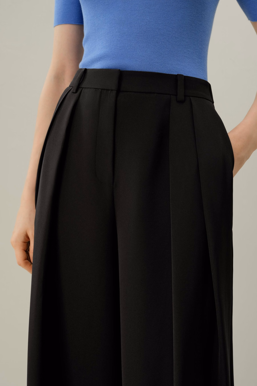 ストレッチシルククレープワイドレッグパンツ