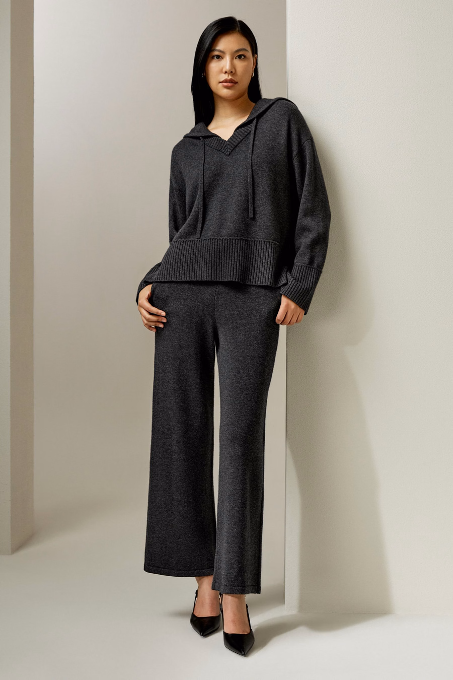 Vネックウールカシミアブレンドフーディ