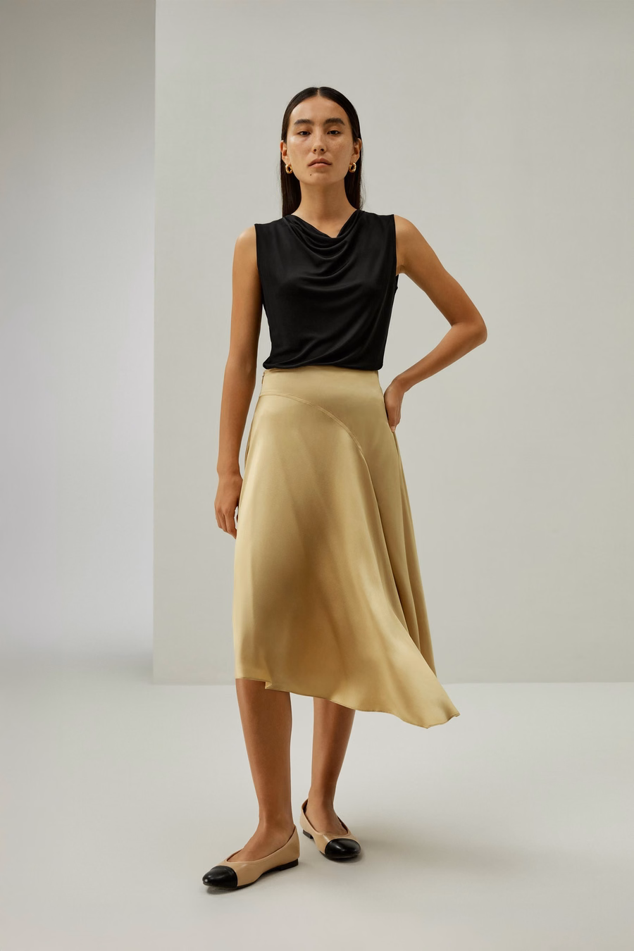 アシンメトリックヘムシルキー半スカート