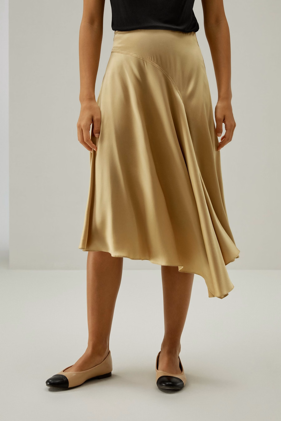 アシンメトリックヘムシルキー半スカート