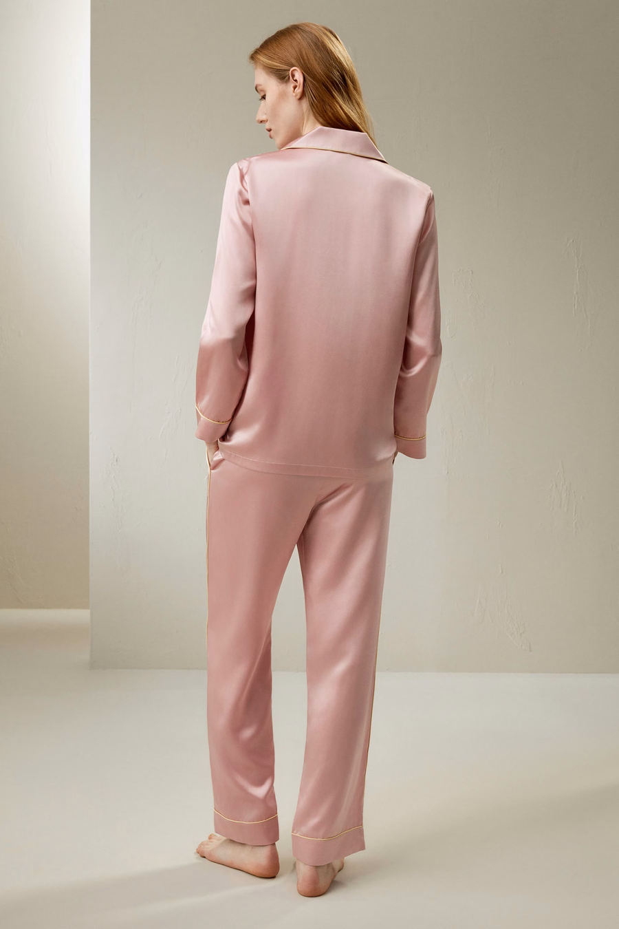 ゴールドパイピングシルクパジャマセット