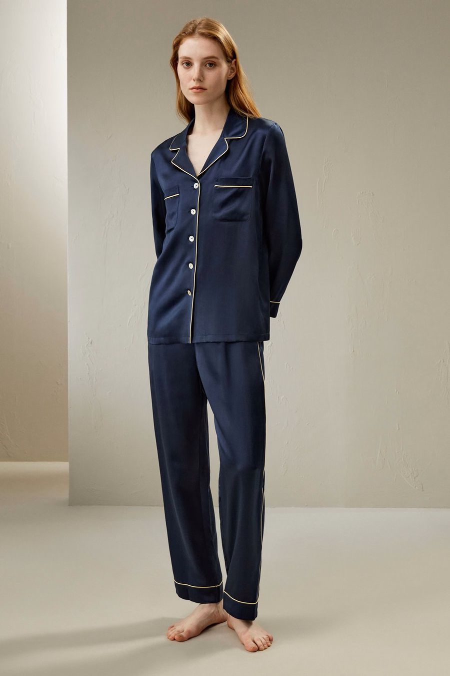 ゴールドパイピングシルクパジャマセット