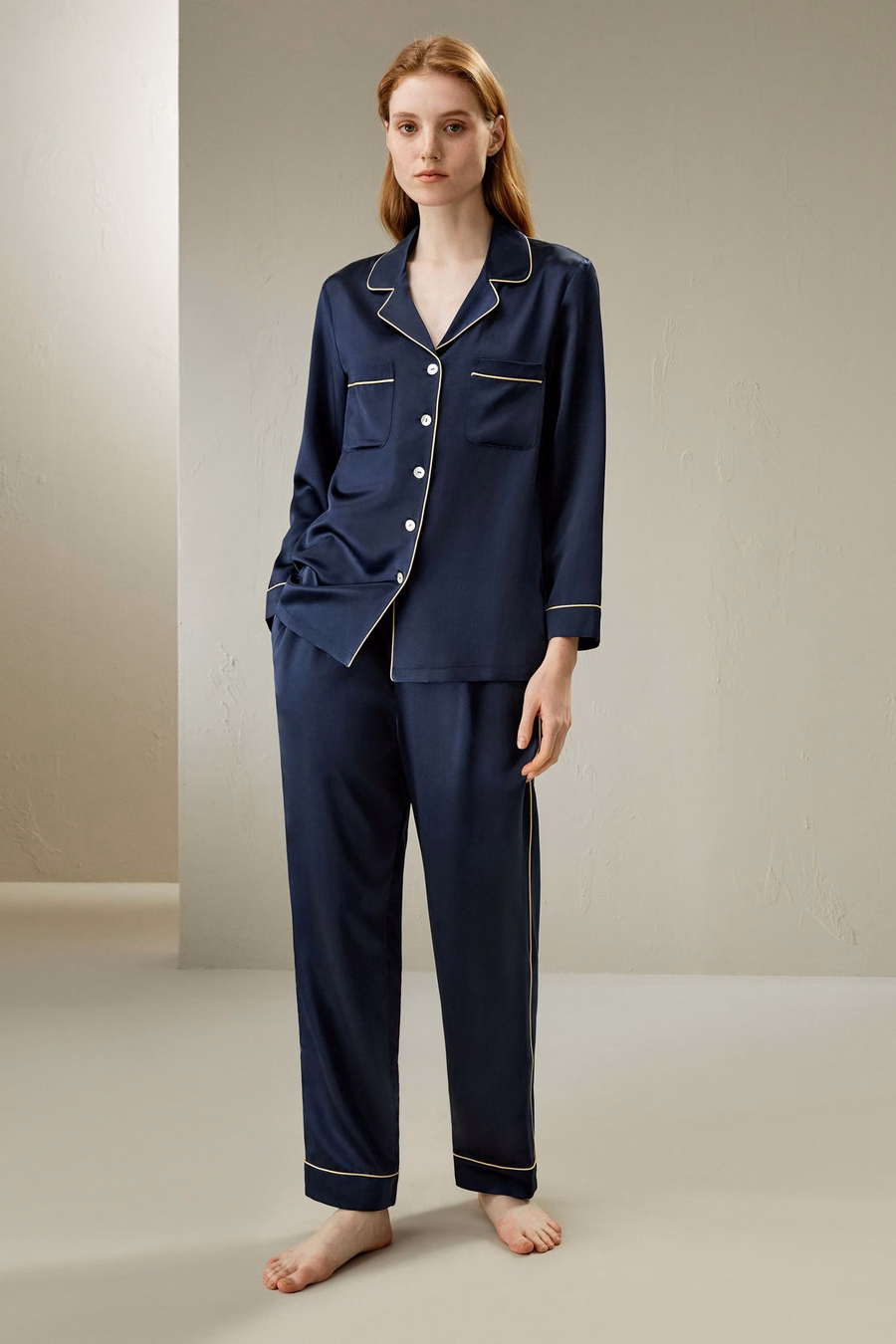 ゴールドパイピングシルクパジャマセット