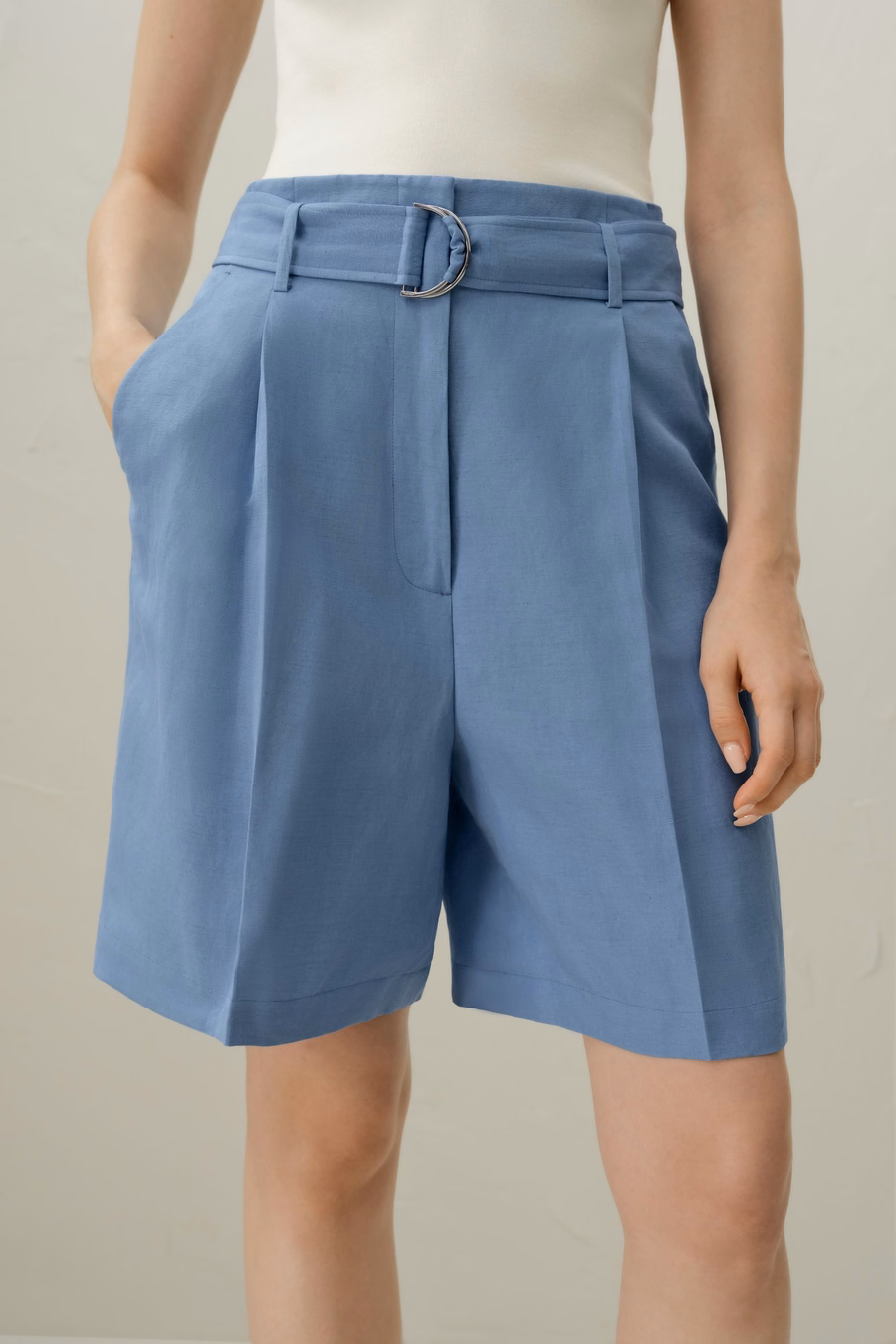 シルクリネン ベルト付きショートパンツ