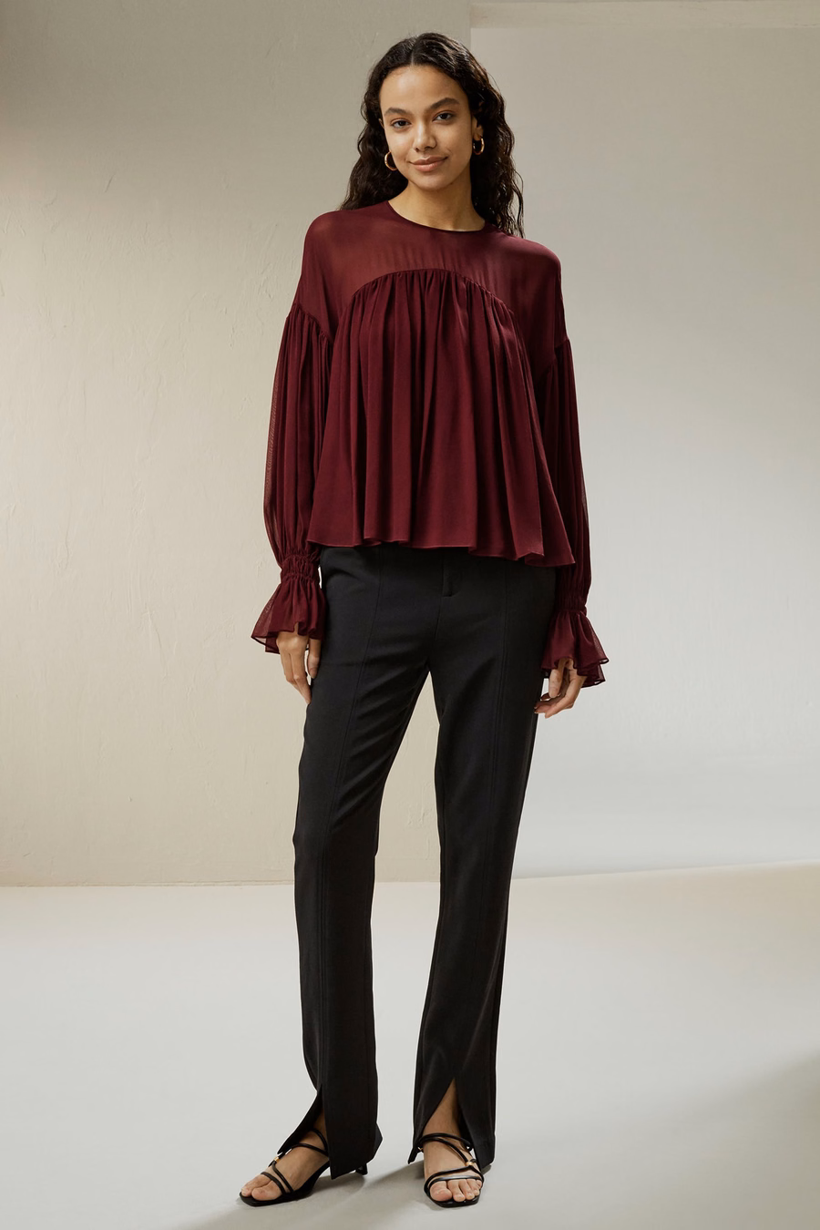 シアーショルダ ruffle シャツ